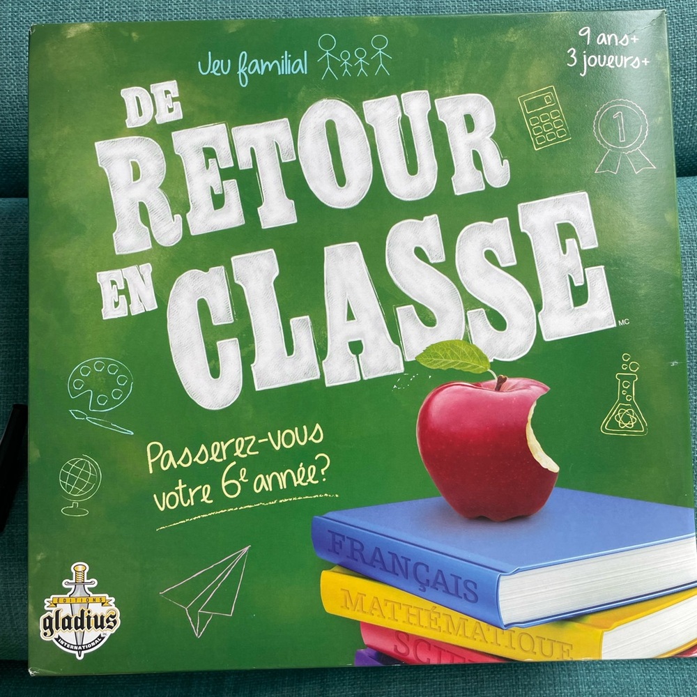 De retour en classe. New. Never used.